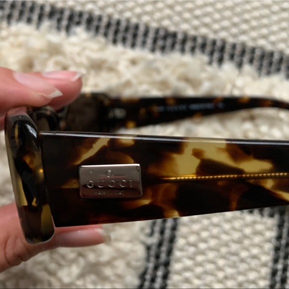 Authentic Gucci sunglasses - Picture 4 of 10